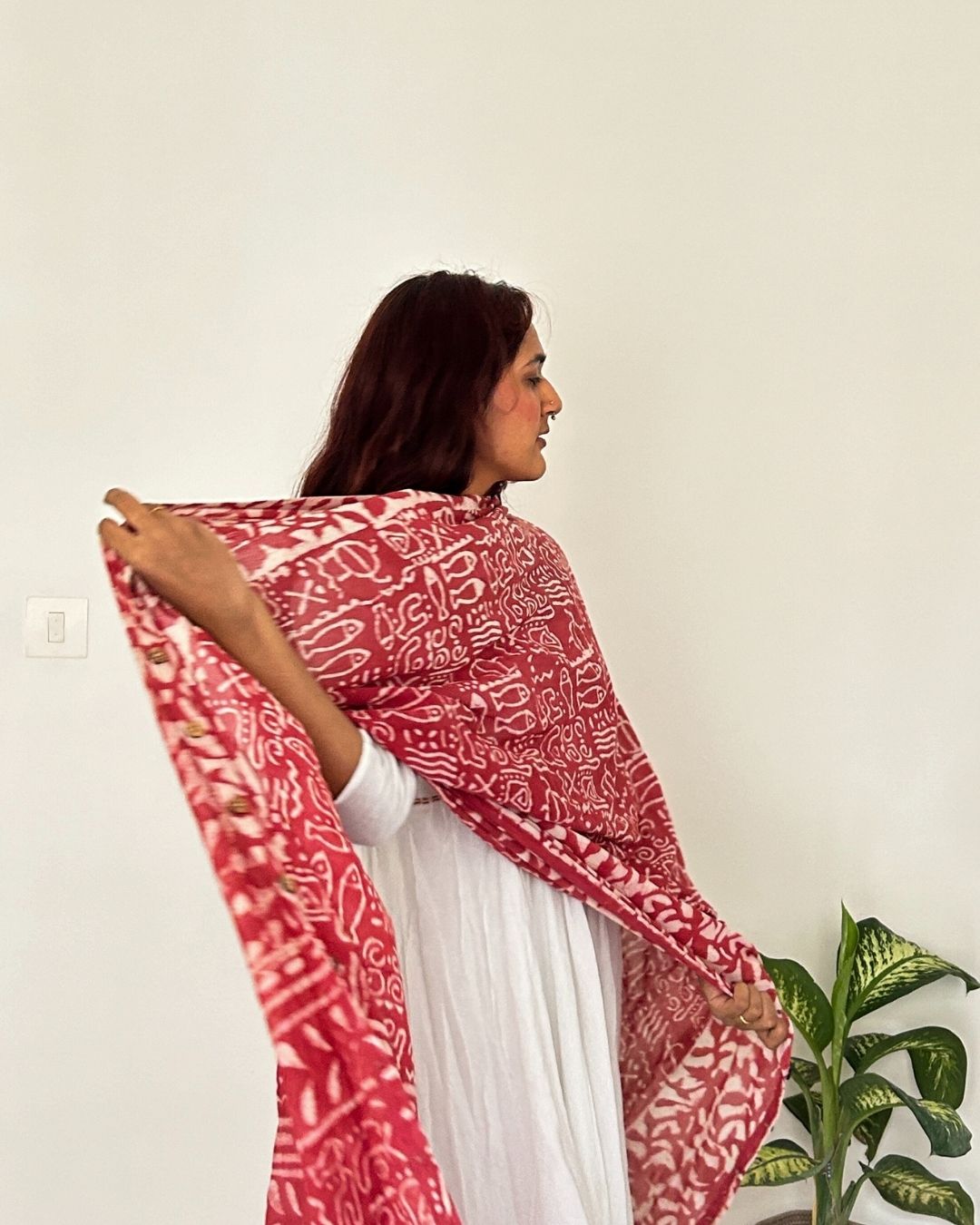 dupatta, peach dupatta, kimono, cotton dupatta, peach cotton dupatta, artisanal dupatta, dabbu print, pink dupatta, fish print